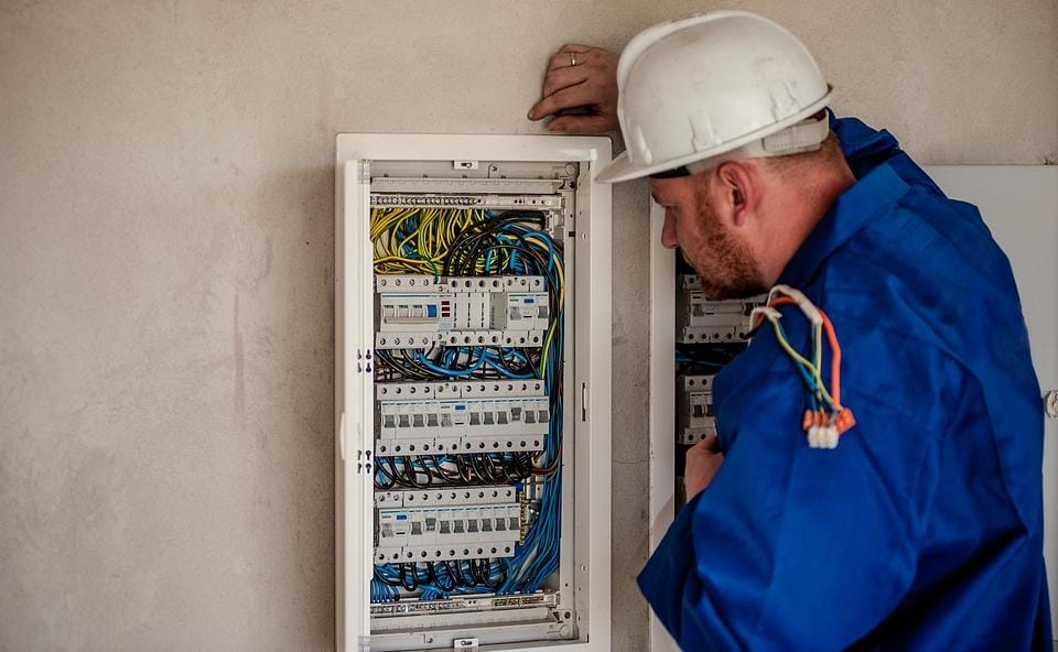 Energieausfall? Elektriker Notdienst in der Nähe sorgt für schnelle Lösungen