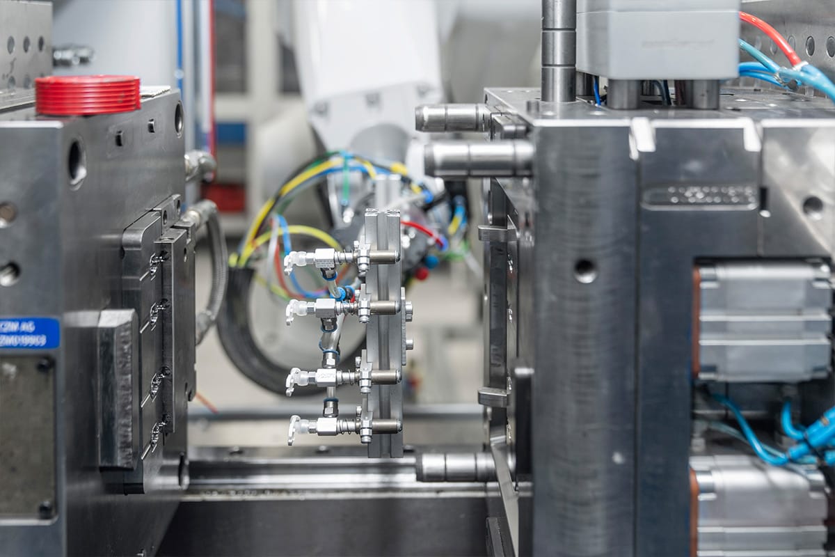 Maxnext GmbH: Ihre Adresse für Spritzgussteile aus ABS – Effiziente Herstellung für Prototypen und Serien!