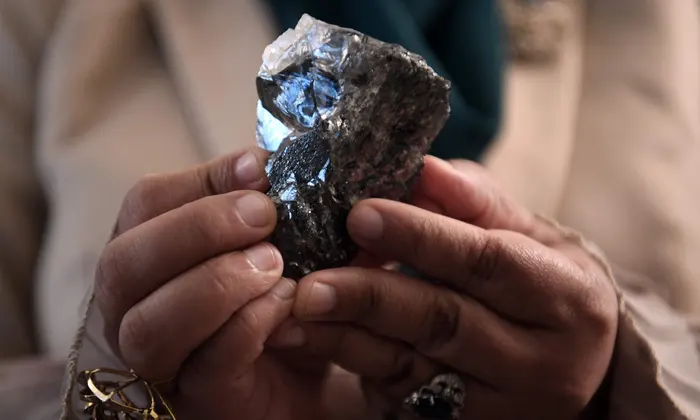 Diamantstein: Geheimnisse des Sonnensteinheiligtums