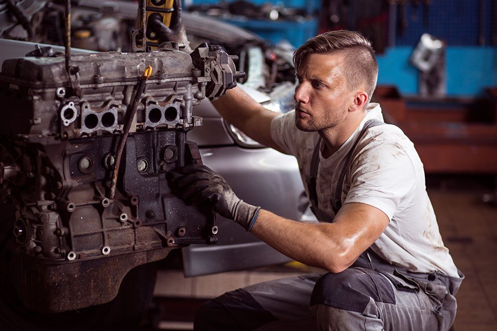 Kfz Werkzeug für Schmierung und Filterwechsel: Unsere Tipps