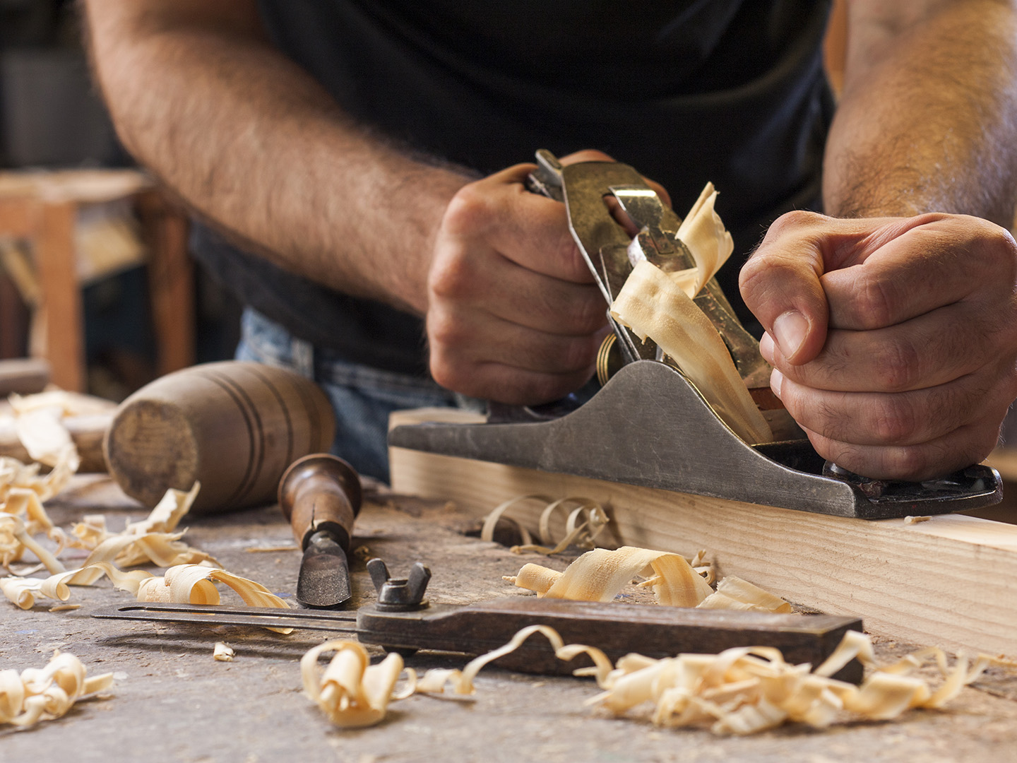 Tischler in Großräschen – Exklusives Schreinerhandwerk für Ihr Heim