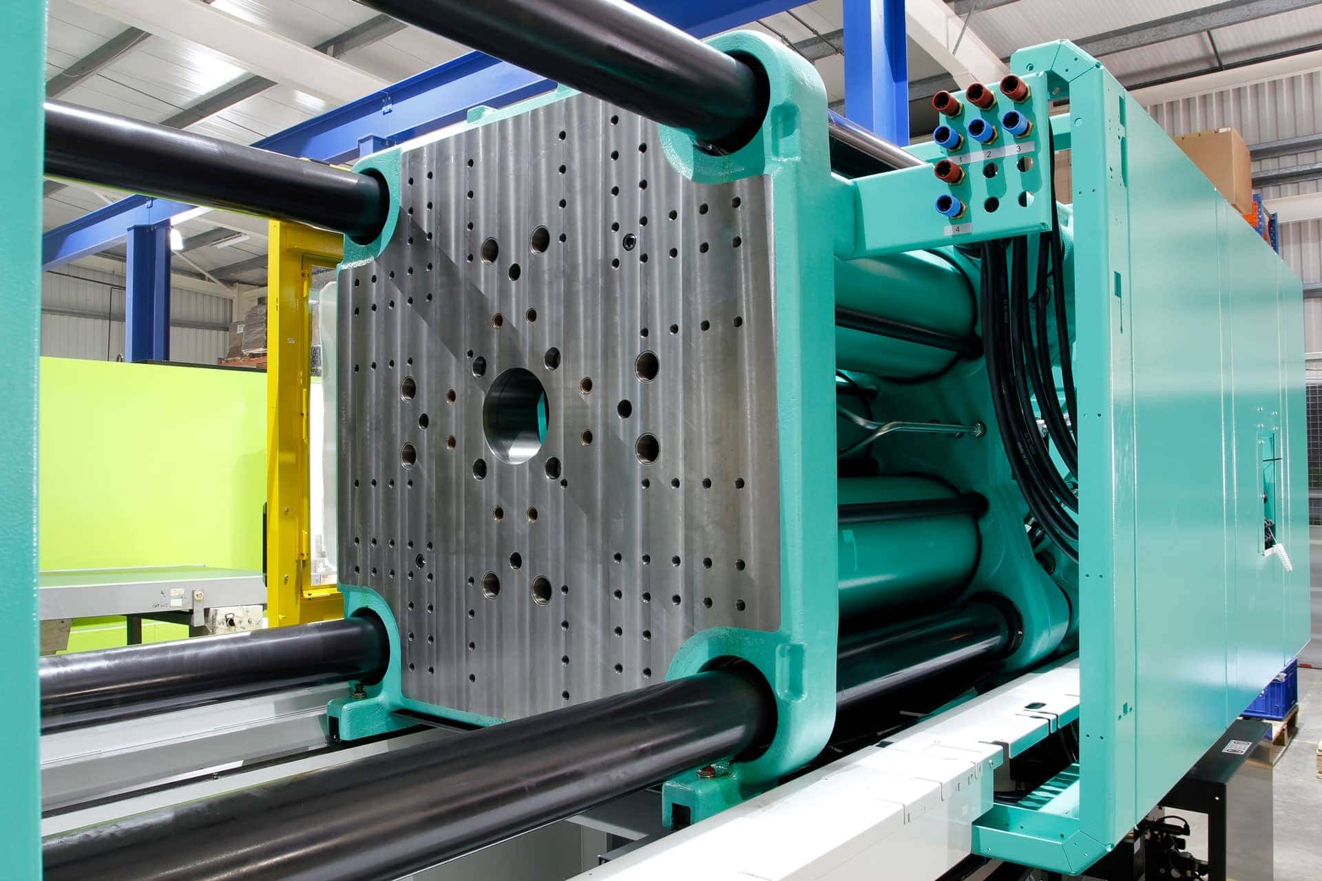 Maxnext GmbH: Ihre Adresse für Spritzgussteile aus ABS – Effiziente Herstellung für Prototypen und Serien!